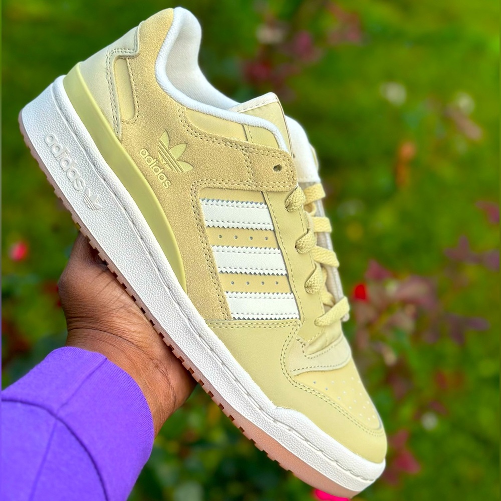 Adidas Forum Low Sneakers